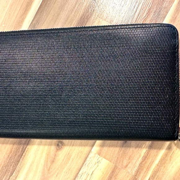 Takeo Kikuchi Black Mesh Zip Long Wallet - Picture 6 of 6